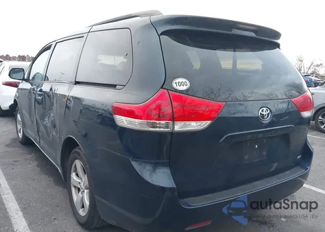 2011 Toyota Sienna Le V6 z USA, uszkodzony, nr VIN 5TDKK3DC8BS014978
